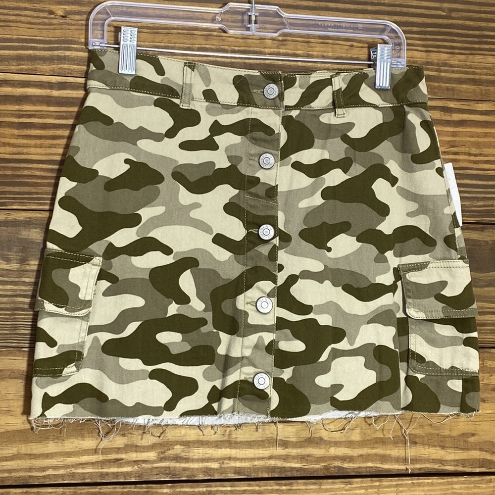 Cato Skirt - Picture 3 of 7